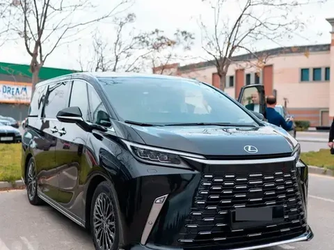 Lexus LM 2024