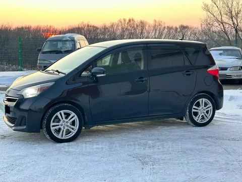 Toyota Ractis 2012