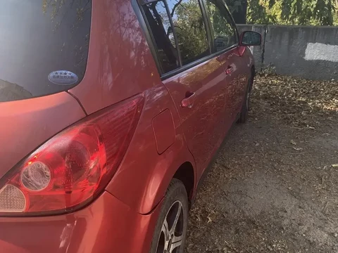 Nissan Tiida 2006