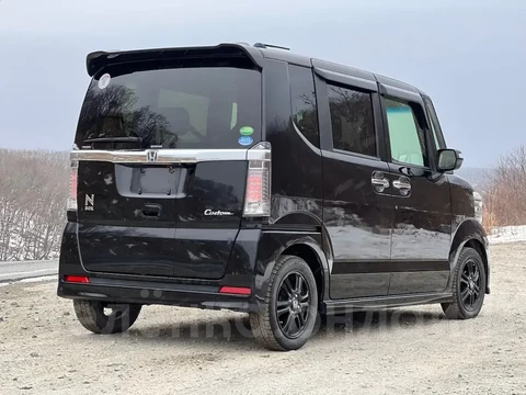 Honda N-BOX 2017