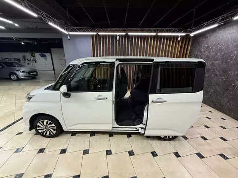 Toyota Roomy 2021