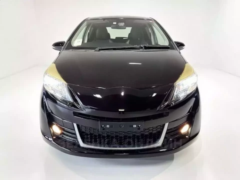 Toyota Vitz 2015