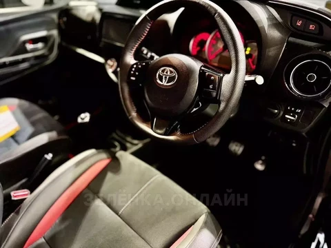 Toyota Vitz 2015