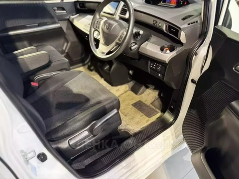 Honda Freed 2013