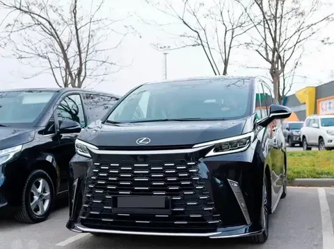 Lexus LM 2024
