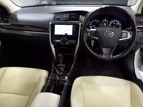 Toyota Premio 2021